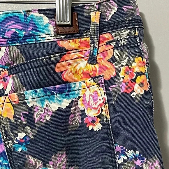 Roxy Denim Floral Print Raw Hem Shorts - Picture 6 of 10